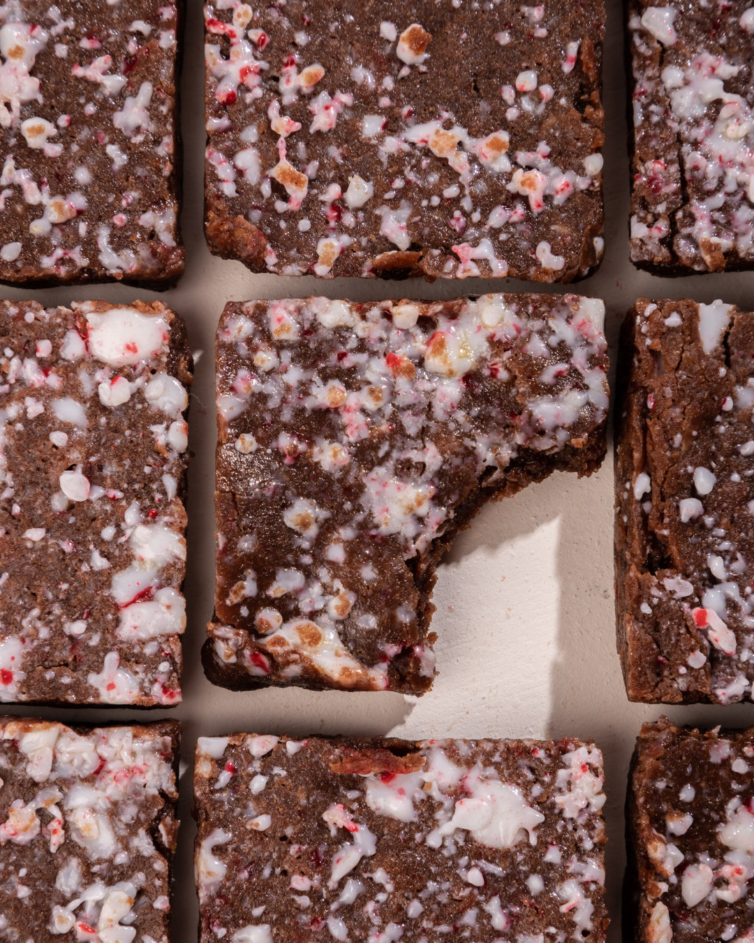 Caja Brownies con Menta + Galletas Polvorosas