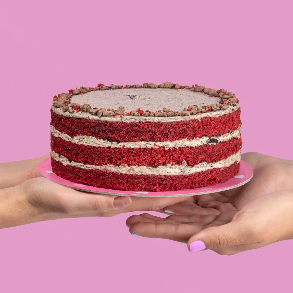 Torta de Red Velvet con Cheesecake de Oreo