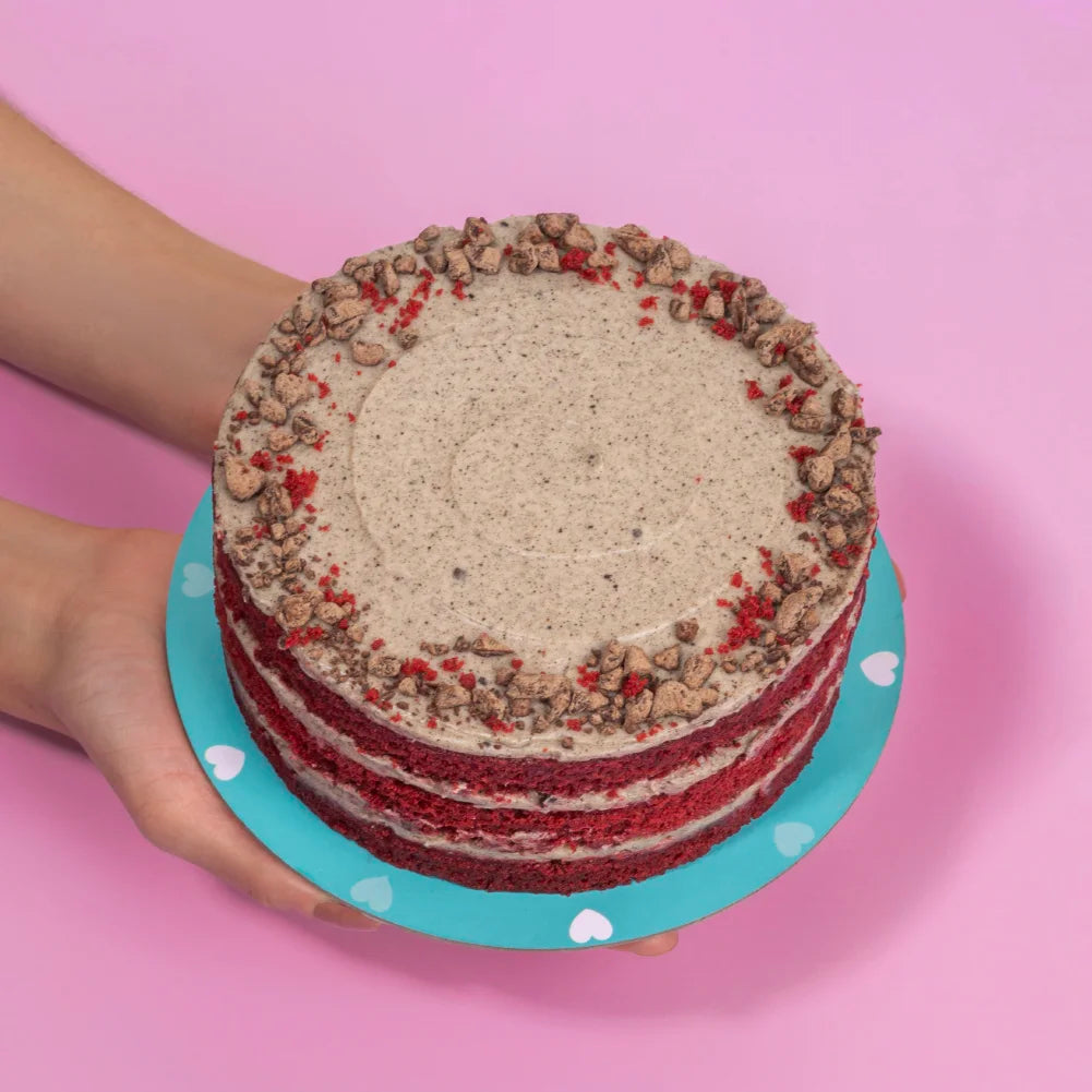 Torta de Red Velvet con Cheesecake de Oreo